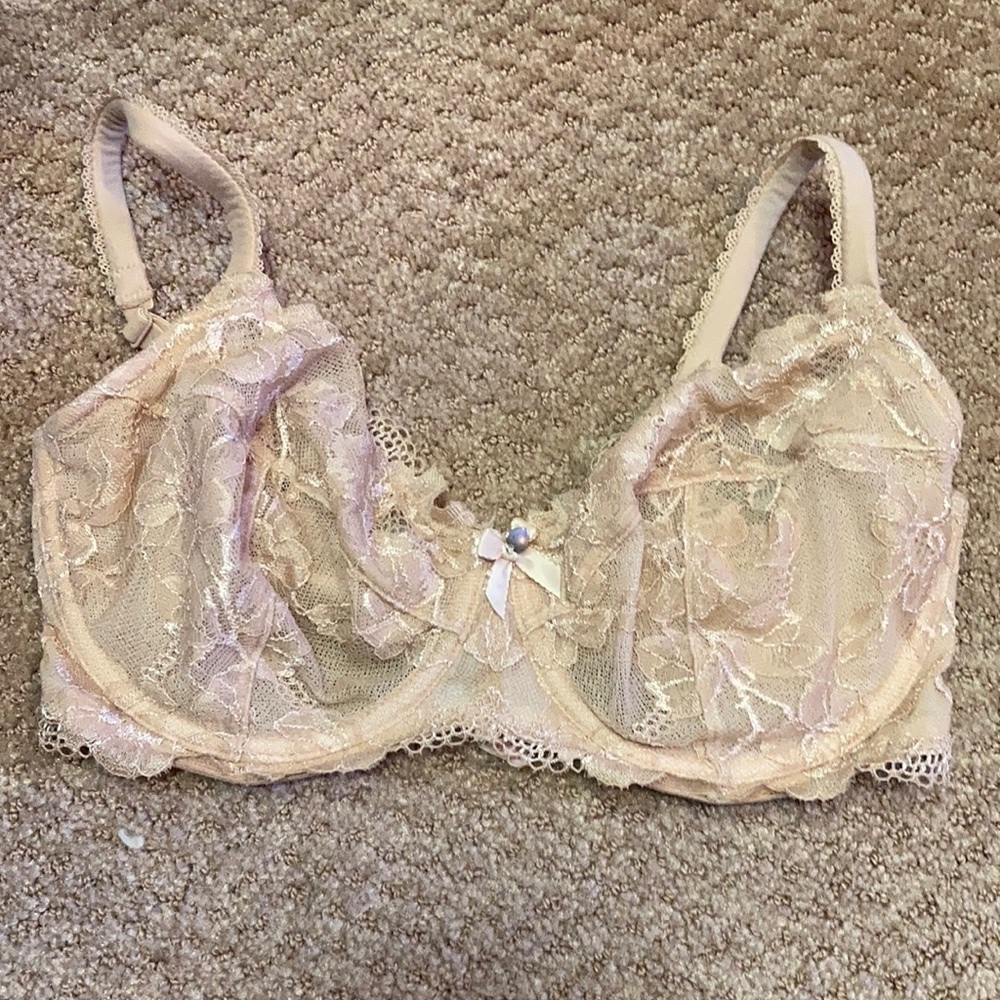 Victoria’s Secret Body by Victoria unlined demi bra 34dd